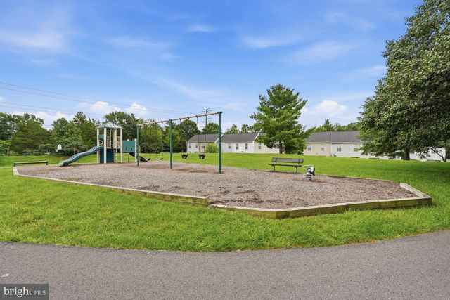 13222 GOOSE POND LN, Fairfax, VA 22033