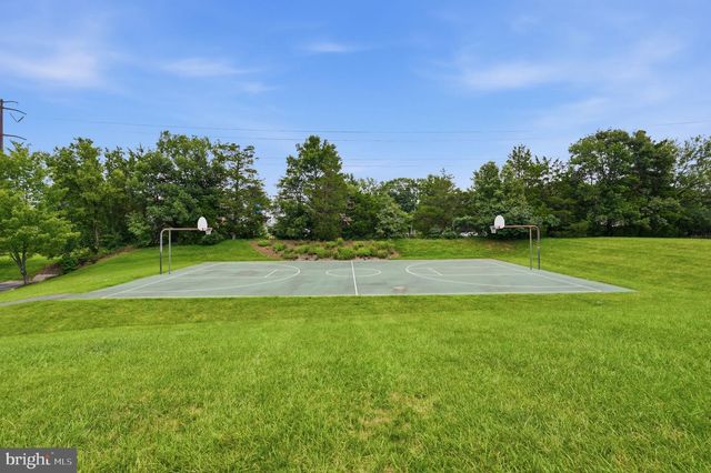 13222 GOOSE POND LN, Fairfax, VA 22033