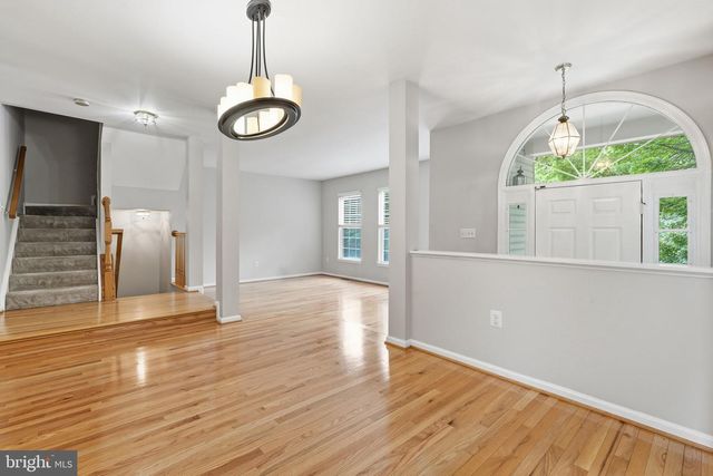 13222 GOOSE POND LN, Fairfax, VA 22033