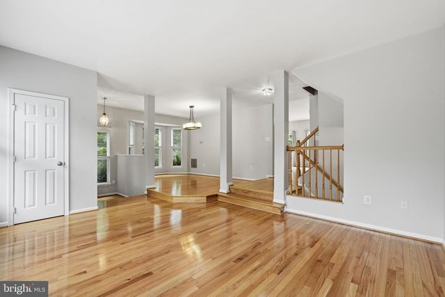 13222 GOOSE POND LN, Fairfax, VA 22033