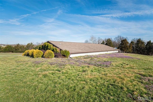 24701 County Road 434, St James, MO 65559
