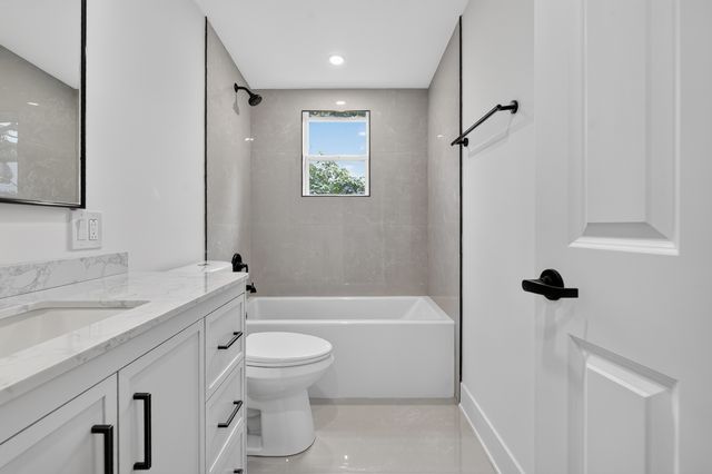 8717 S Bishop Street, Chicago, IL 60620