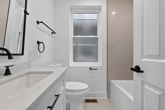 8717 S Bishop Street, Chicago, IL 60620