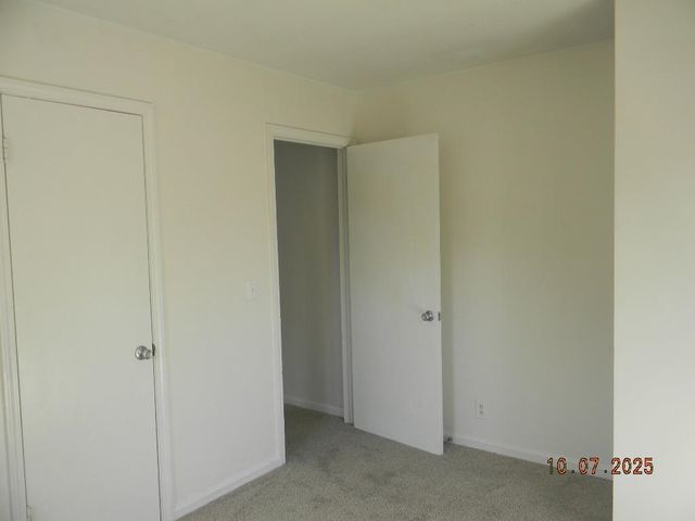 215 S Sunset Ave, Haysville, KS 67060