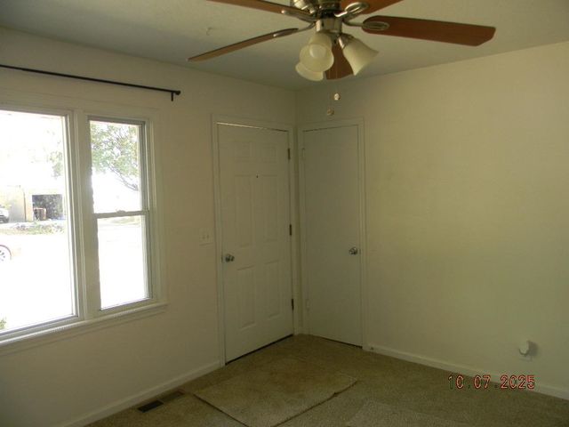 215 S Sunset Ave, Haysville, KS 67060