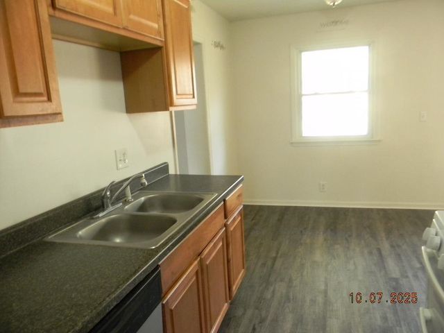 215 S Sunset Ave, Haysville, KS 67060