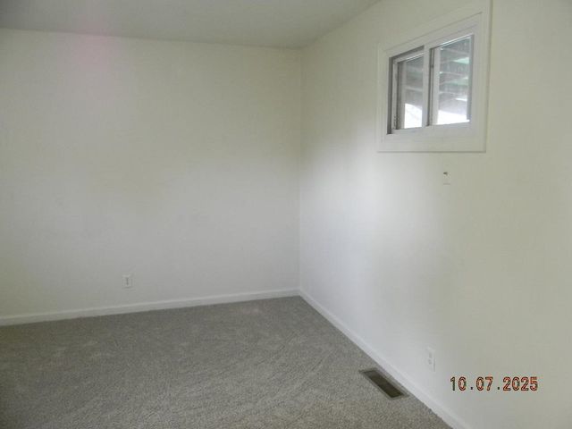 215 S Sunset Ave, Haysville, KS 67060