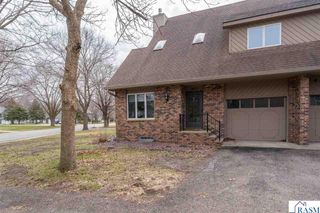 1607 Pleasant View Drive, North Mankato, MN 56003