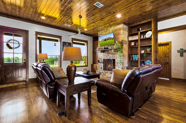 2682 Darden Road, Livingston, TX 77351