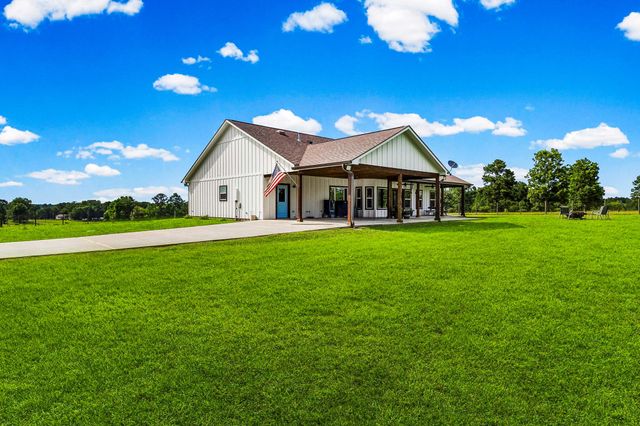 2682 Darden Road, Livingston, TX 77351