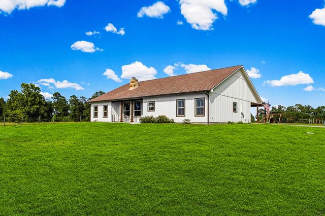 2682 Darden Road, Livingston, TX 77351