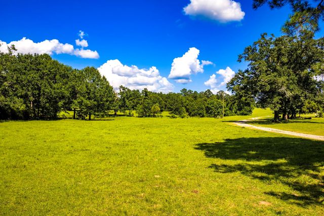 2682 Darden Road, Livingston, TX 77351