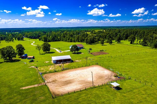 2682 Darden Road, Livingston, TX 77351
