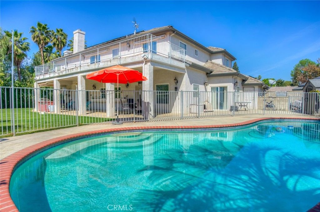 Image 13 of property listing at 6301 Canyon View Court, Bakersfield, CA 93306