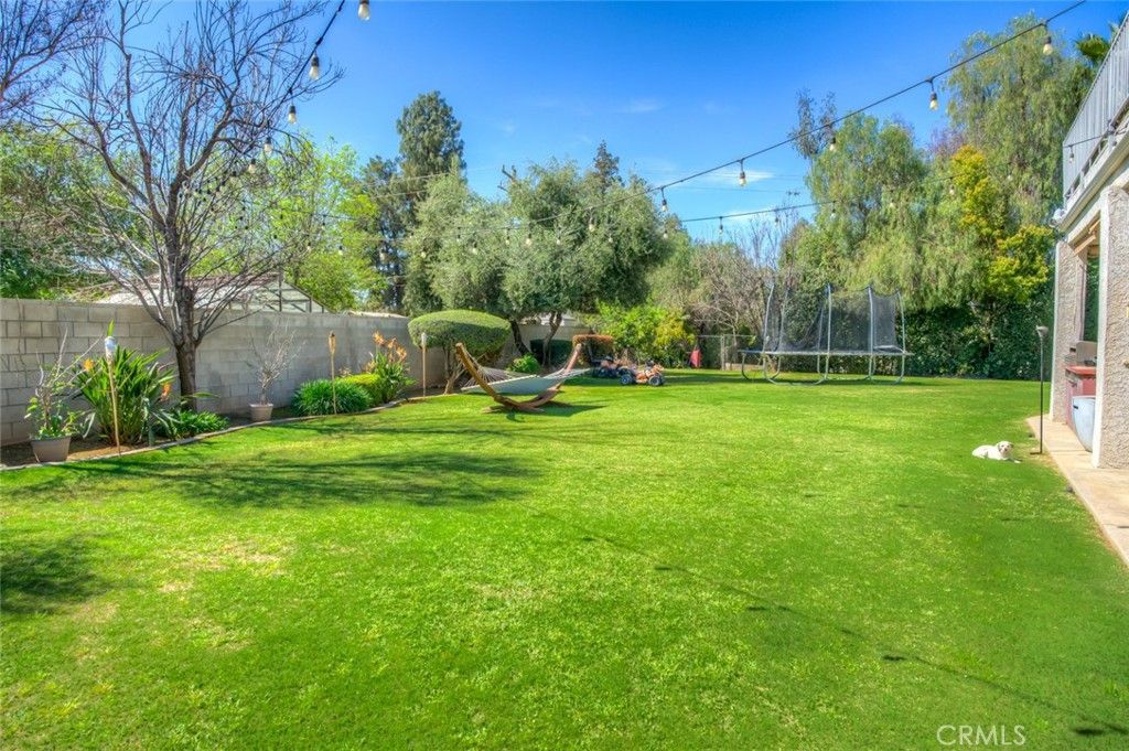 Image 15 of property listing at 6301 Canyon View Court, Bakersfield, CA 93306