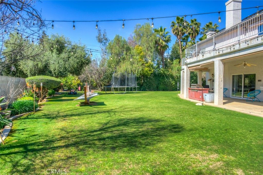 Image 16 of property listing at 6301 Canyon View Court, Bakersfield, CA 93306