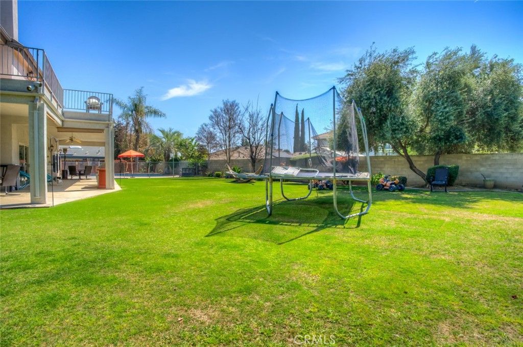Image 21 of property listing at 6301 Canyon View Court, Bakersfield, CA 93306