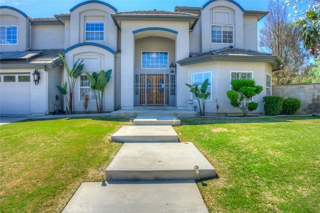 Image 4 of property listing at 6301 Canyon View Court, Bakersfield, CA 93306