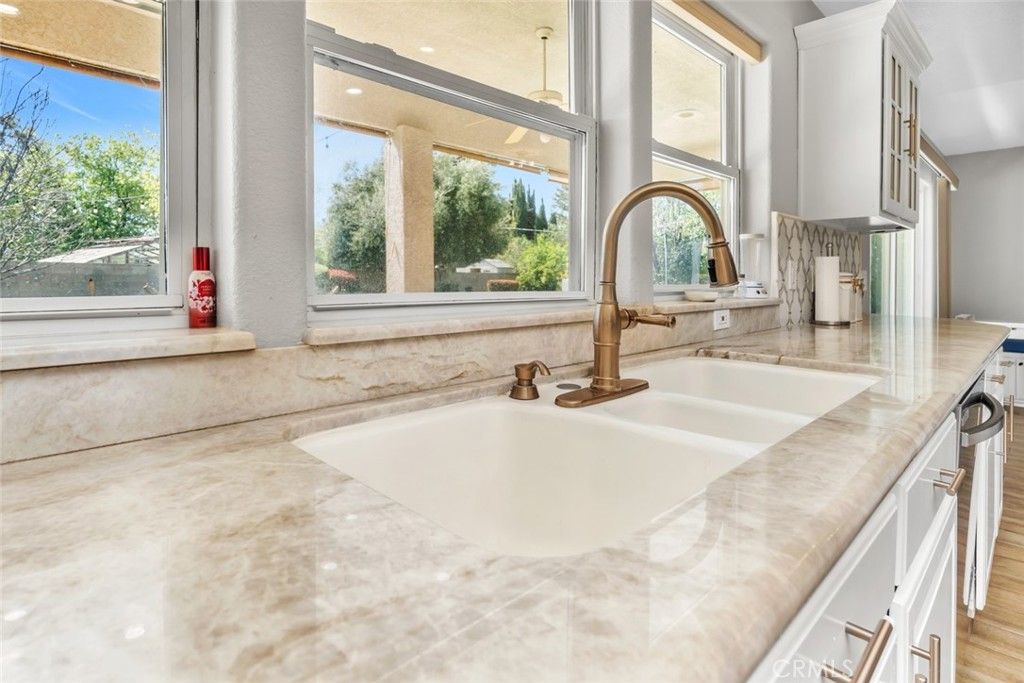 Image 59 of property listing at 6301 Canyon View Court, Bakersfield, CA 93306