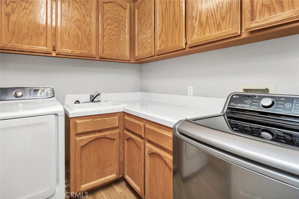 Image 61 of property listing at 6301 Canyon View Court, Bakersfield, CA 93306