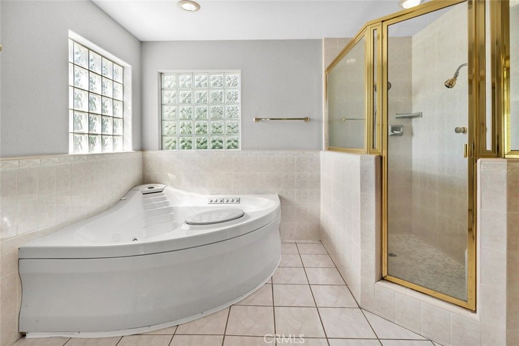 Image 66 of property listing at 6301 Canyon View Court, Bakersfield, CA 93306