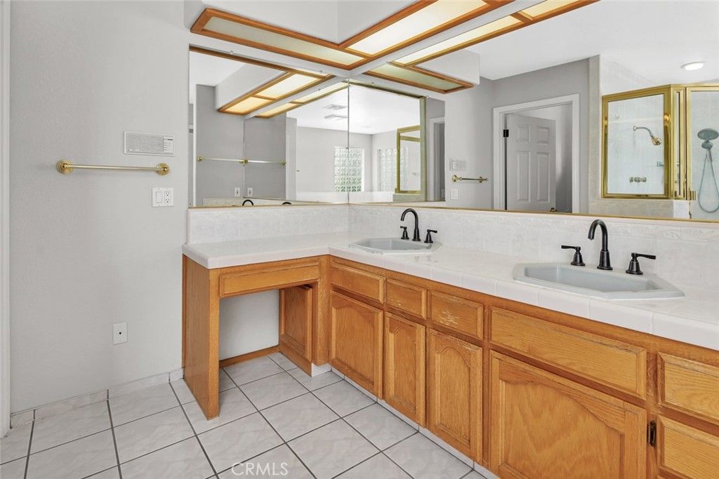 Image 67 of property listing at 6301 Canyon View Court, Bakersfield, CA 93306