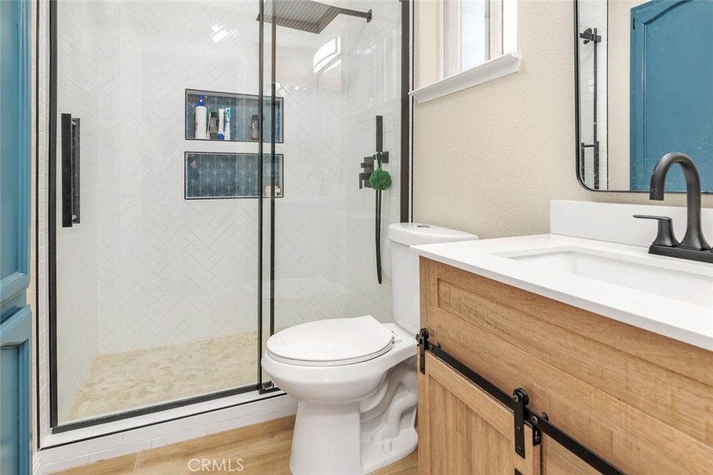 Image 70 of property listing at 6301 Canyon View Court, Bakersfield, CA 93306