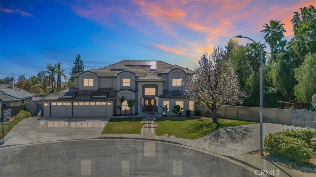 Image 75 of property listing at 6301 Canyon View Court, Bakersfield, CA 93306