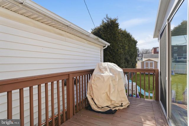 8605 ALICIA ST, Philadelphia, PA 19115