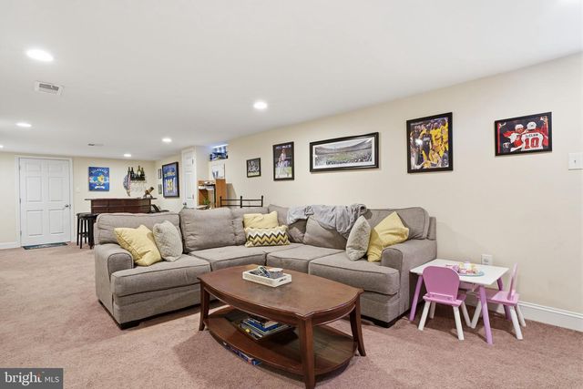 8605 ALICIA ST, Philadelphia, PA 19115