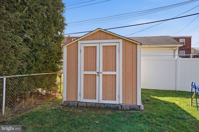 8605 ALICIA ST, Philadelphia, PA 19115