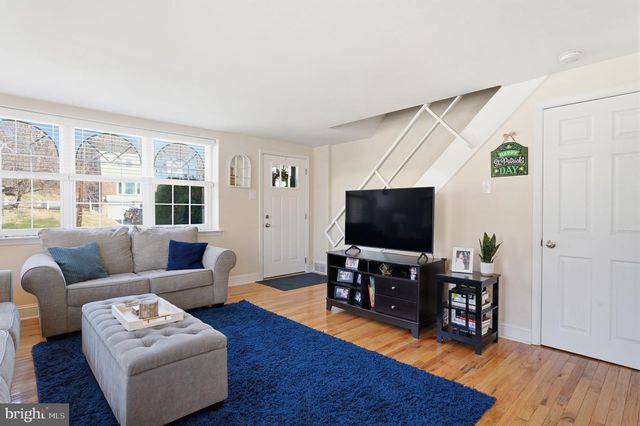 8605 ALICIA ST, Philadelphia, PA 19115