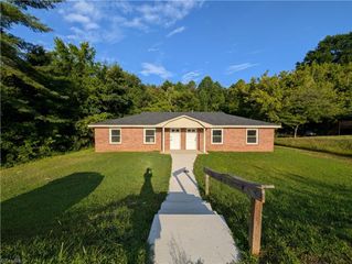 3482 Hartford Street, Winston-salem, NC 27106