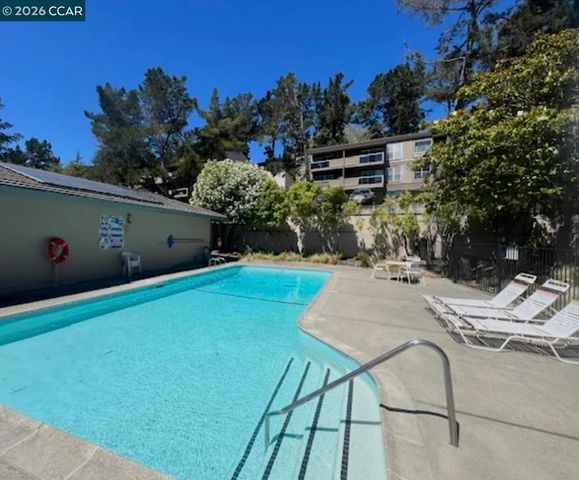 2129 Ascot Dr 15, Moraga, CA 94556