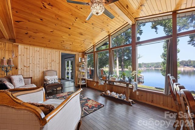 1367 Roundstone Road, Sherrills Ford, NC 28673