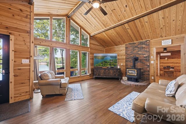 1367 Roundstone Road, Sherrills Ford, NC 28673