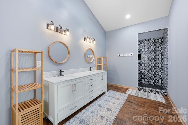 1367 Roundstone Road, Sherrills Ford, NC 28673