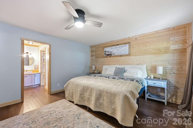 1367 Roundstone Road, Sherrills Ford, NC 28673