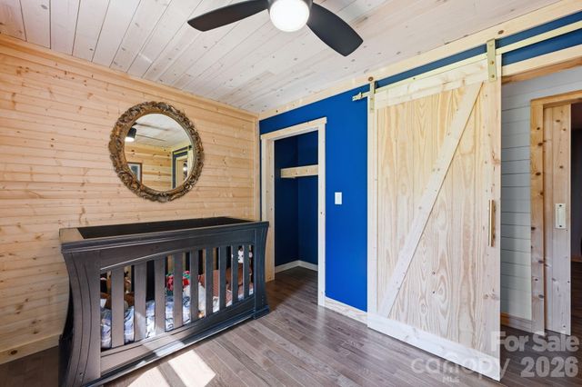1367 Roundstone Road, Sherrills Ford, NC 28673