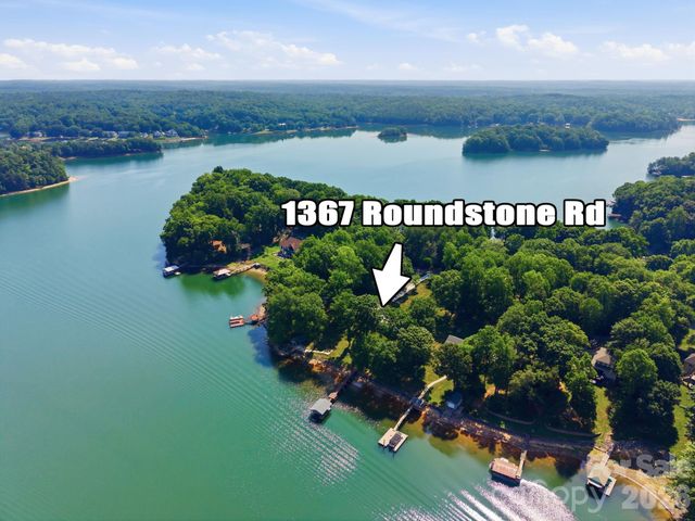 1367 Roundstone Road, Sherrills Ford, NC 28673