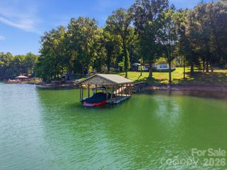 1367 Roundstone Road, Sherrills Ford, NC 28673