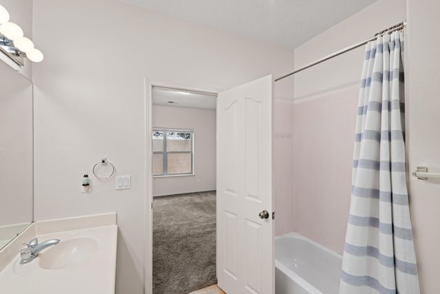 4731 Spanish Sun Avenue NE, Albuquerque, NM 87110