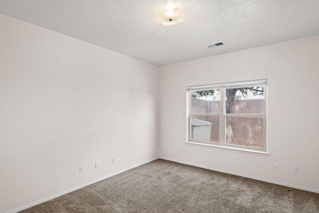 4731 Spanish Sun Avenue NE, Albuquerque, NM 87110