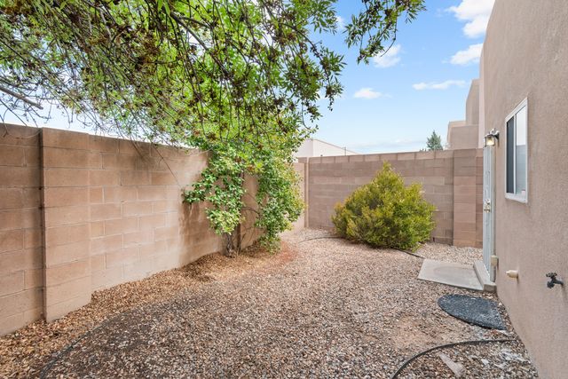4731 Spanish Sun Avenue NE, Albuquerque, NM 87110