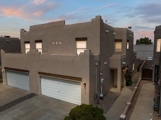4731 Spanish Sun Avenue NE, Albuquerque, NM 87110