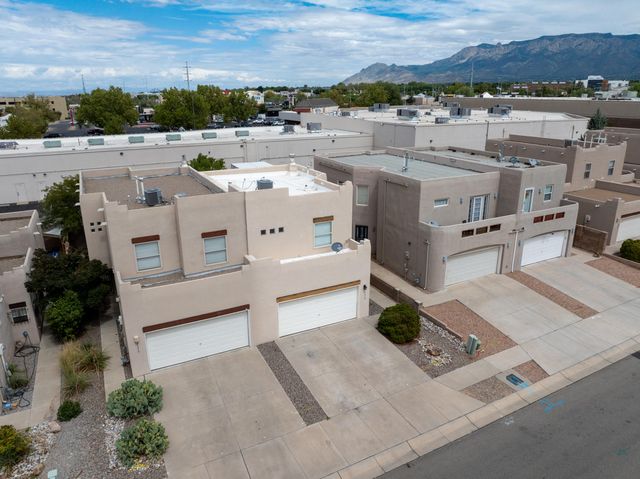 4731 Spanish Sun Avenue NE, Albuquerque, NM 87110