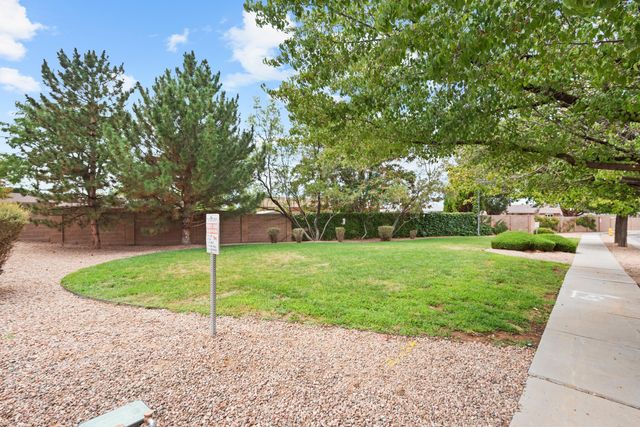 4731 Spanish Sun Avenue NE, Albuquerque, NM 87110
