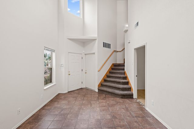 4731 Spanish Sun Avenue NE, Albuquerque, NM 87110