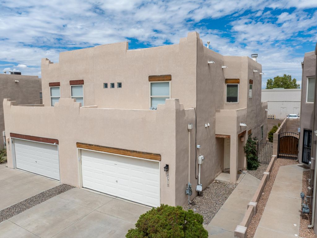 4731 Spanish Sun Avenue NE, Albuquerque, NM 87110