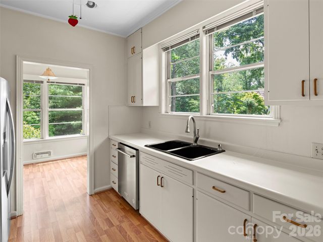 5 Normandy Road, Asheville, NC 28803
